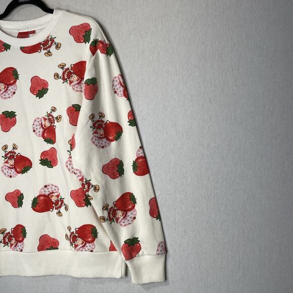 Strawberry Shortcake Sweatshirt SZ Medium Novelty Long Sleeve Pullover Crewneck - Picture 6 of 15